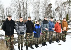 Armijos Krajovos karių kapų lankymas Pasmerktųjų karių atminties dienos išvakarėse