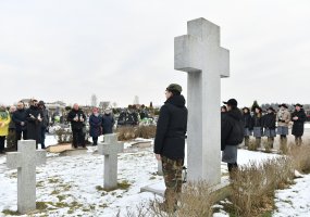 Armijos Krajovos karių kapų lankymas Pasmerktųjų karių atminties dienos išvakarėse