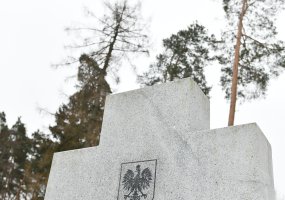 Armijos Krajovos karių kapų lankymas Pasmerktųjų karių atminties dienos išvakarėse