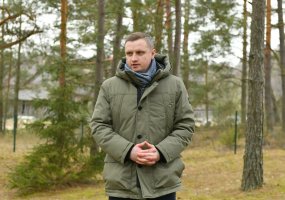 Armijos Krajovos karių kapų lankymas Pasmerktųjų karių atminties dienos išvakarėse