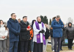 Armijos Krajovos karių kapų lankymas Pasmerktųjų karių atminties dienos išvakarėse