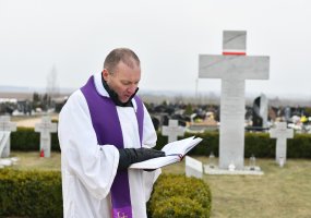 Armijos Krajovos karių kapų lankymas Pasmerktųjų karių atminties dienos išvakarėse