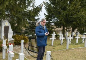 Armijos Krajovos karių kapų lankymas Pasmerktųjų karių atminties dienos išvakarėse