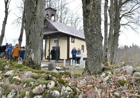Armijos Krajovos karių kapų lankymas Pasmerktųjų karių atminties dienos išvakarėse