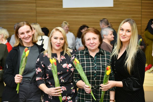Sveikiname Šalčininkų rajono savivaldybės administracijos moteris!
