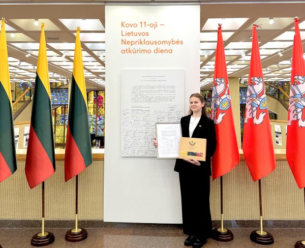 „Signatarų trispalvė“ atkeliavo į Šalčininkus