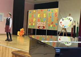Pradinukų meninio skaitymo konkursas „Vaikystės spalvos 2025“