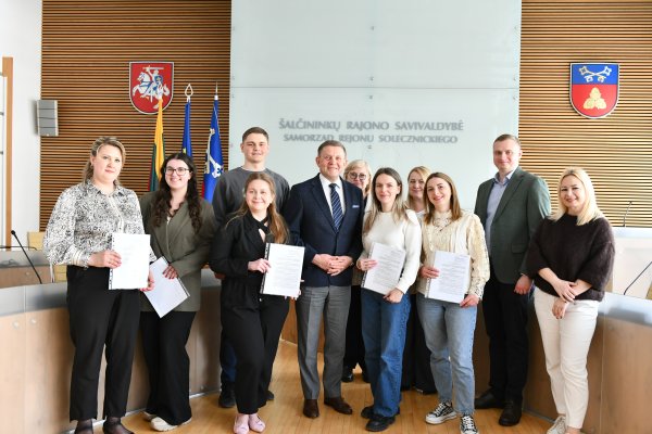 Susitikimas su stipendijų gavėjais: skatinamos jaunosios kartos ambicijos