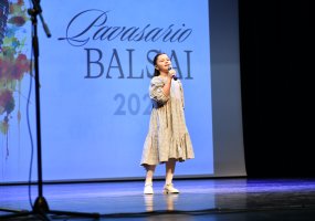 Geriausi mokiniai ir dainingiausi balsai vienoje scenoje