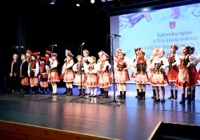 Geriausi mokiniai ir dainingiausi balsai vienoje scenoje