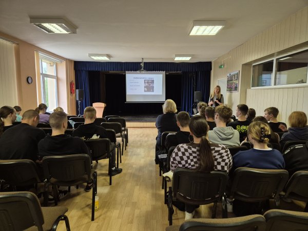Įsidarbinimas vasarą: ką svarbu žinoti jaunimui?