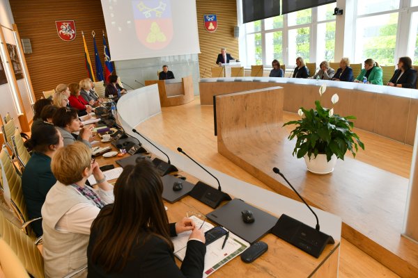 Švietimo įstaigų vadovų pasitarimas