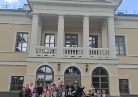 „Słoneczna zabawa” – obóz pełen wiedzy, kreatywności i radości