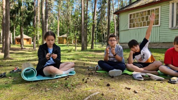 „Vasara be ekranų – nuotykių pilna diena“: stovykla, kuri augina drąsą, kūrybiškumą ir draugystę