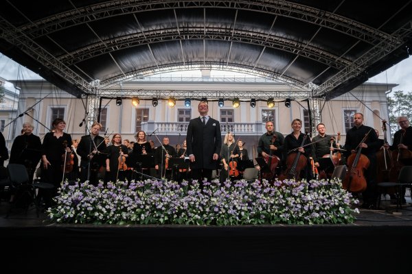 Spalvinga simfoninės muzikos fiesta Jašiūnų dvare