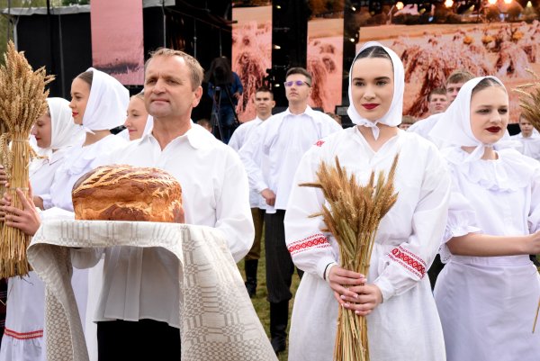 Dożynki w Solecznikach: wdzięczni za plony, szczęśliwi we wspólnocie