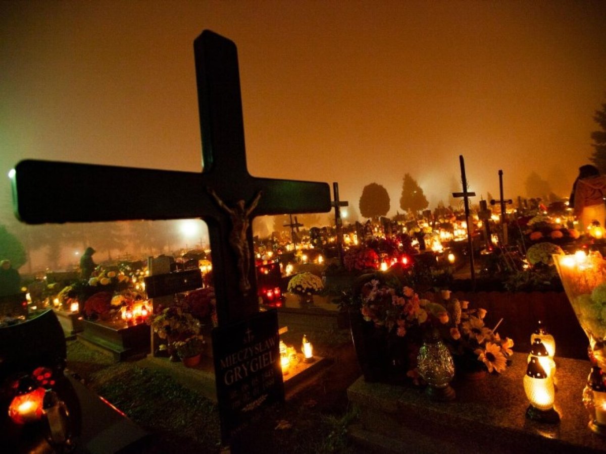 Puoselėkime katalikiškas Vėlinių tradicijas | Šalčininkų rajono savivaldybė