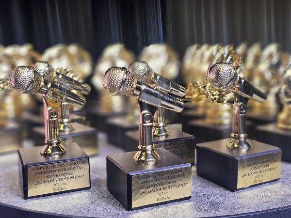 Eišiškių muzikos mokykloje sužibėjo jauni balsai