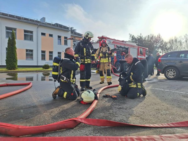 Čiužiakampio socialinių paslaugų namuose – mokomosios gaisrinės saugos pratybos