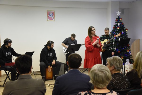 Poškoniečiai pasinėrė į kalėdinių giesmių magiją