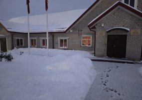 Świece pamięci w oknach