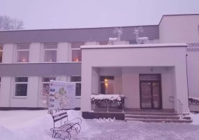 Świece pamięci w oknach