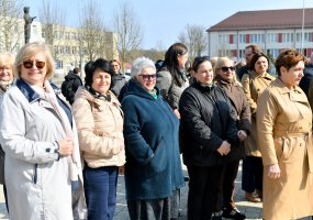 Šalčininkuose pakeltos Lietuvos ir NATO vėliavos