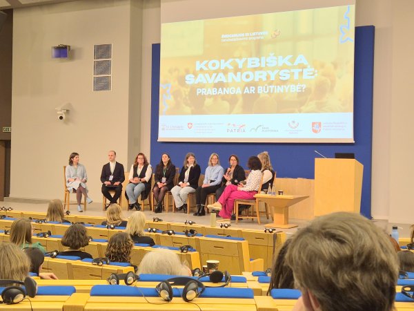 Savanorius priimančių įstaigų kuratoriai susipažino su rengiamu nacionaliniu savanorystės standartu