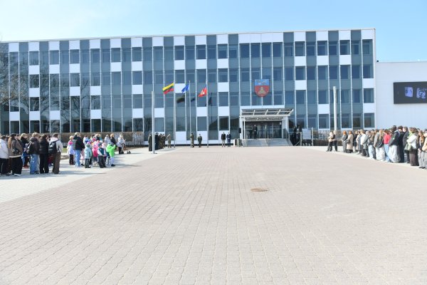 Šalčininkuose pakeltos Lietuvos ir NATO vėliavos