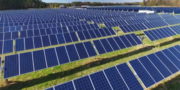 Šalčininkų rajone į tinklą įjungtas 65 MW galios „Elektrum Lietuva“ saulės parkas