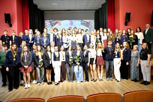 Apdovanoti olimpiadų nugalėtojai