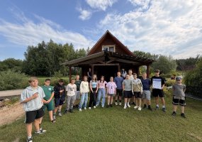 Penkių dienų edukacinė-komandinė išvyka stiprino vaikų ir jaunimo socialinius įgūdžius
