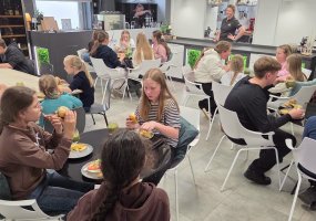 Kūrybiška vasara anglų kalba: „Creative English Camp“ subūrė mokinius naujoms patirtims