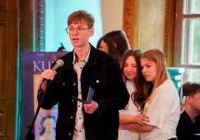 Jašiūnų dvare skambėjo jaunimo eilės, dainos ir drąsa