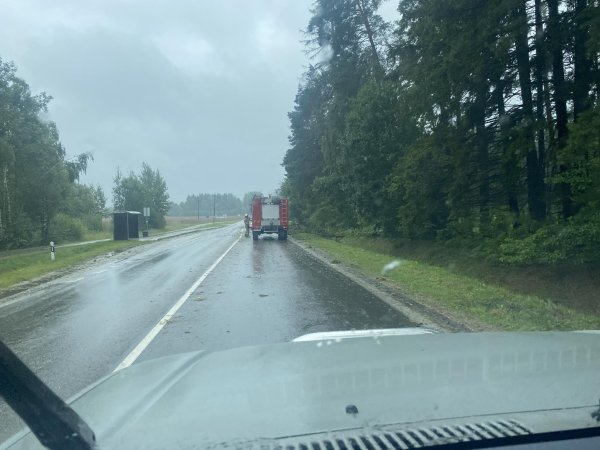 Artėja audra: kviečiame pasirūpinti savo saugumu
