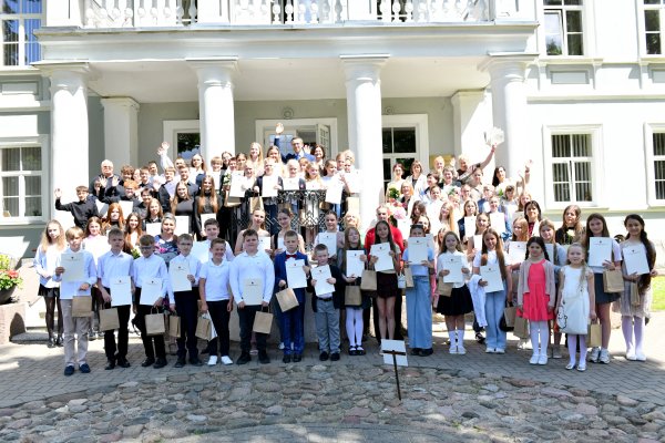 Apdovanoti jaunieji Šalčininkų rajono talentai