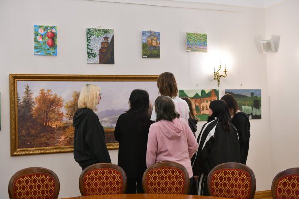 Jašiūnų dvare atidaryta paroda „Palei Merkio upės bangas“