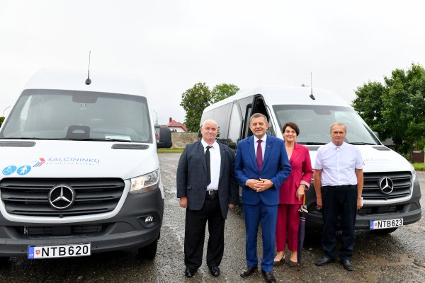 Nauji autobusiukai keleivių vežimui