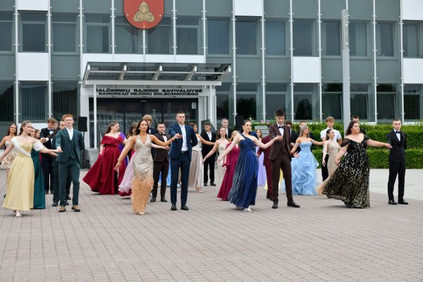 „Poloneza czas zacząć!” – Bal Maturalny 71. Promocji Gimnazjum im. Jana Śniadeckiego w Solecznikach