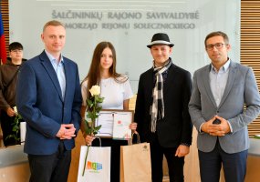 Jaunuoliams įteikti savanorystės sertifikatai ir padėkos