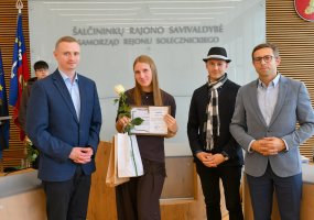 Jaunuoliams įteikti savanorystės sertifikatai ir padėkos