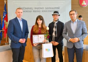 Jaunuoliams įteikti savanorystės sertifikatai ir padėkos