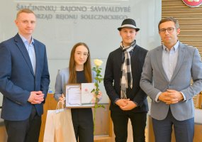 Jaunuoliams įteikti savanorystės sertifikatai ir padėkos