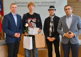 Jaunuoliams įteikti savanorystės sertifikatai ir padėkos