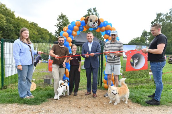 Šalčininkuose atidaryta šunų vedžiojimo ir dresavimo aikštelė