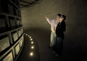 Uczniowie Gimnazjum im. Jana Śniadeckiego w Solecznikach wzięli udział w edukacyjno-poznawczej wycieczce do Wilna pod hasłem „Śladami historii: od profilu biologicznego człowieka do dziedzictwa zimnej wojny”.