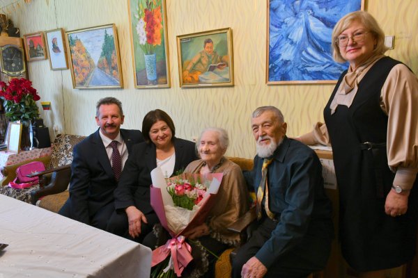Dailidkos: septyni dešimtmečiai, viena meilės istorija