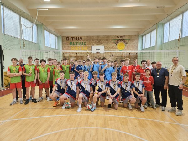 Tinklinio turnyras Stanislovo Mikonio taurei laimėti